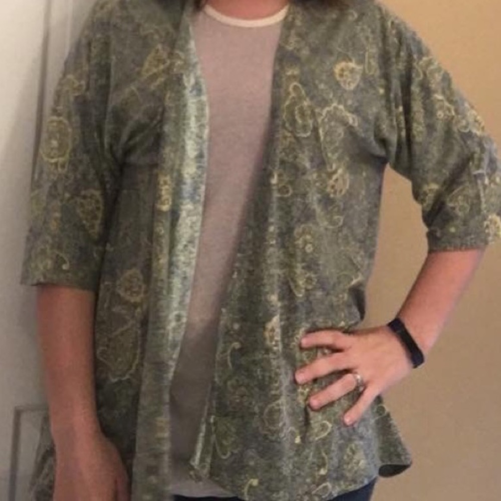 LuLaRoe Lindsay Kimono